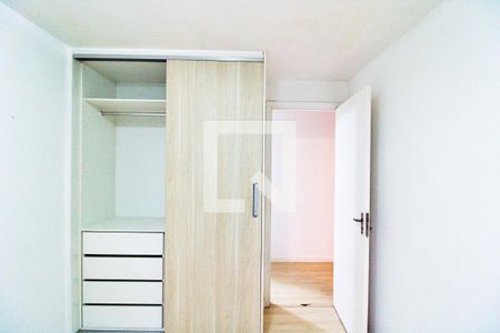 Quarto 1 de apartamento para alugar com 2 quartos, 45m² em Jardim Elizabete, Taboão da Serra