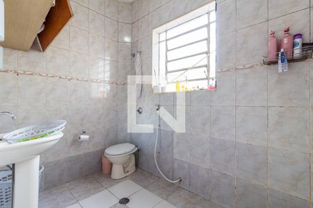 Casa à venda com 129m², 2 quartos e 2 vagas Casa à venda com 129m², 2 quartos e 2 vagasBanheiro