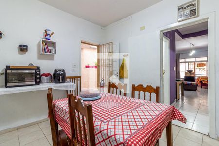 Casa à venda com 129m², 2 quartos e 2 vagas Casa à venda com 129m², 2 quartos e 2 vagasCozinha