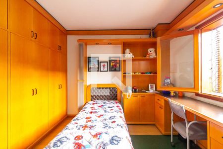 Casa à venda com 380m², 4 quartos e 5 vagasSuíte 2