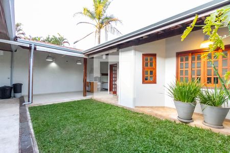 Casa à venda com 380m², 4 quartos e 5 vagasChurrasqueira e quintal