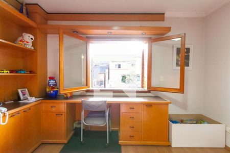 Casa à venda com 380m², 4 quartos e 5 vagasSuíte 2