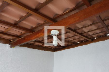 Casa à venda com 130m², 2 quartos e 1 vagaÁrea de Serviço