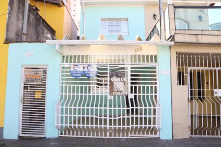 Casa à venda com 130m², 2 quartos e 1 vagaFachada