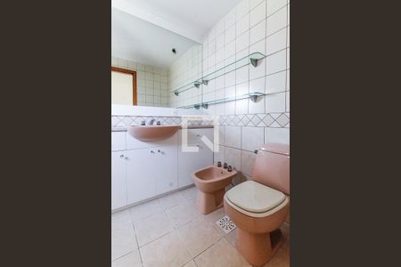 Apartamento para alugar com 245m², 3 quartos e 2 vagasBanheiro da suíte