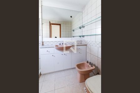 Apartamento para alugar com 245m², 3 quartos e 2 vagasBanheiro da suíte