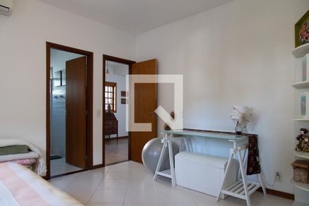 Casa de condomínio para alugar com 300m², 3 quartos e 2 vagas Casa de condomínio para alugar com 300m², 3 quartos e 2 vagasSuíte 2