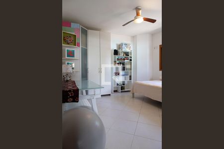 Casa de condomínio para alugar com 300m², 3 quartos e 2 vagas Casa de condomínio para alugar com 300m², 3 quartos e 2 vagasSuíte 2