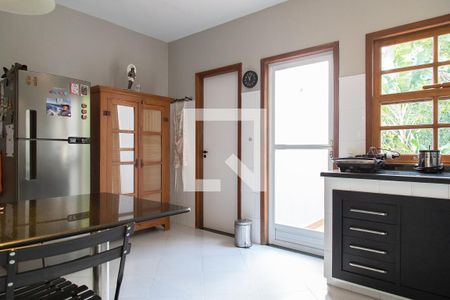 Casa de condomínio para alugar com 300m², 3 quartos e 2 vagas Casa de condomínio para alugar com 300m², 3 quartos e 2 vagasCozinha