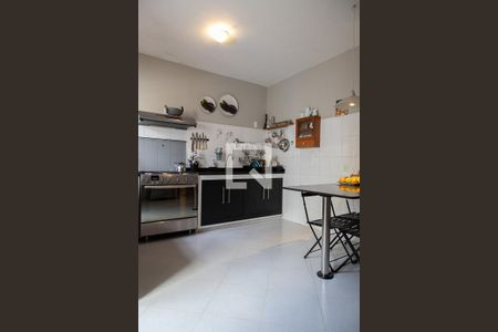 Casa de condomínio para alugar com 300m², 3 quartos e 2 vagas Casa de condomínio para alugar com 300m², 3 quartos e 2 vagasCozinha