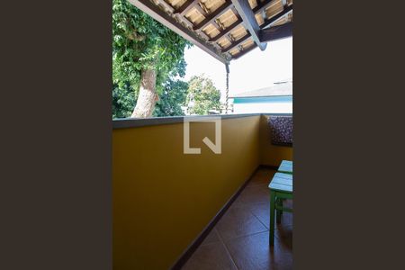 Casa de condomínio para alugar com 300m², 3 quartos e 2 vagas Casa de condomínio para alugar com 300m², 3 quartos e 2 vagasVaranda da suíte 2