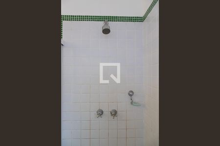 Casa de condomínio para alugar com 300m², 3 quartos e 2 vagas Casa de condomínio para alugar com 300m², 3 quartos e 2 vagasBanheiro da suíte 2