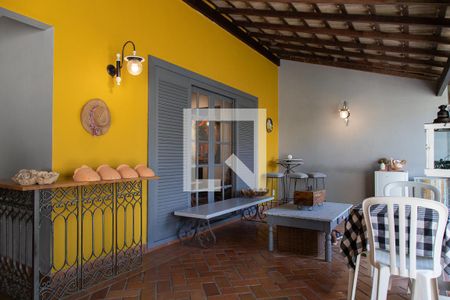 Casa de condomínio para alugar com 300m², 3 quartos e 2 vagas Casa de condomínio para alugar com 300m², 3 quartos e 2 vagasVaranda