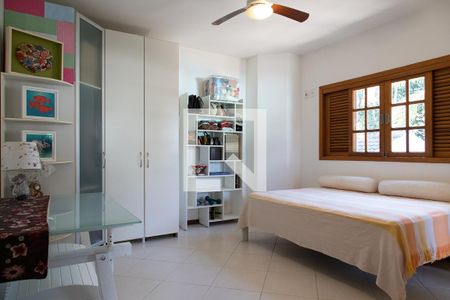 Casa de condomínio para alugar com 300m², 3 quartos e 2 vagas Casa de condomínio para alugar com 300m², 3 quartos e 2 vagasSuíte 2