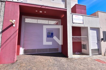 Apartamento à venda com 75m², 2 quartos e 1 vaga Apartamento à venda com 75m², 2 quartos e 1 vagaFachada