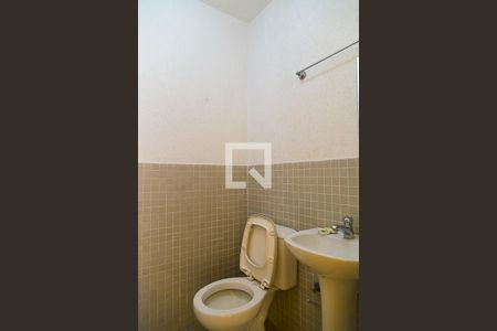 Casa à venda com 110m², 2 quartos e 2 vagas Casa à venda com 110m², 2 quartos e 2 vagasBanheiro de Serviço