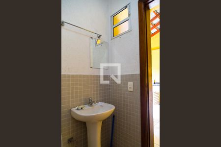 Casa à venda com 110m², 2 quartos e 2 vagas Casa à venda com 110m², 2 quartos e 2 vagasBanheiro de Serviço