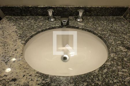 Apartamento à venda com 142m², 3 quartos e 2 vagas Apartamento à venda com 142m², 3 quartos e 2 vagasBanheiro da Suíte 2