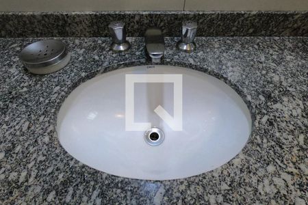 Apartamento à venda com 142m², 3 quartos e 2 vagas Apartamento à venda com 142m², 3 quartos e 2 vagasBanheiro da Suíte 3