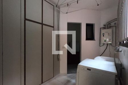 Apartamento à venda com 142m², 3 quartos e 2 vagas Apartamento à venda com 142m², 3 quartos e 2 vagasÁrea de Serviço