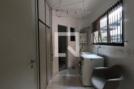 Apartamento à venda com 142m², 3 quartos e 2 vagas Apartamento à venda com 142m², 3 quartos e 2 vagasÁrea de Serviço