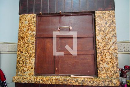 Casa à venda com 168m², 4 quartos e 3 vagasCozinha_churrasqueira 