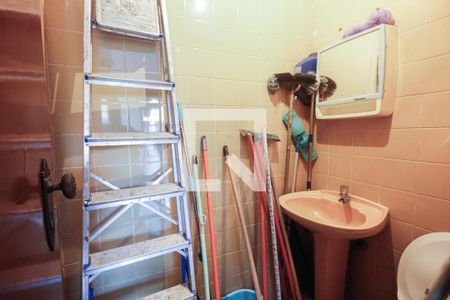 Casa à venda com 345m², 3 quartos e 2 vagas Casa à venda com 345m², 3 quartos e 2 vagasBanheiro de serviço
