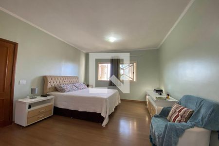 Casa à venda com 445m², 5 quartos e 6 vagasQuarto 4 - Suíte