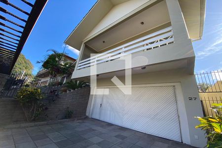 Casa à venda com 445m², 5 quartos e 6 vagasGaragem