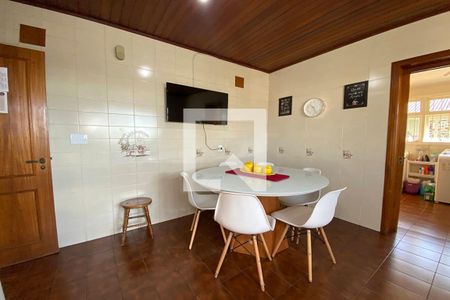 Casa à venda com 445m², 5 quartos e 6 vagasCozinha