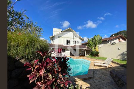 Casa à venda com 445m², 5 quartos e 6 vagasÁrea Externa