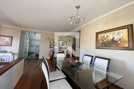 Casa à venda com 445m², 5 quartos e 6 vagasSala de Jantar