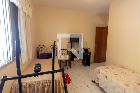 Casa à venda com 318m², 4 quartos e 4 vagas Casa à venda com 318m², 4 quartos e 4 vagasQuarto 3