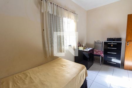 Casa à venda com 318m², 4 quartos e 4 vagas Casa à venda com 318m², 4 quartos e 4 vagasQuarto 2