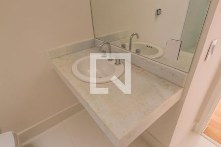 Casa de condomínio à venda com 470m², 5 quartos e 4 vagasBanheiro da Suíte 1