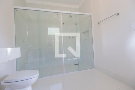 Casa de condomínio à venda com 470m², 5 quartos e 4 vagasBanheiro da Suíte 2