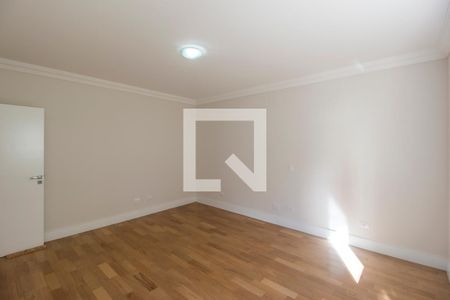 Casa de condomínio à venda com 470m², 5 quartos e 4 vagasSuíte 2