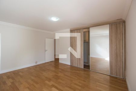 Casa de condomínio à venda com 470m², 5 quartos e 4 vagasSuíte 4