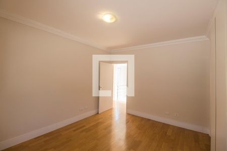 Casa de condomínio à venda com 470m², 5 quartos e 4 vagasSuíte 1