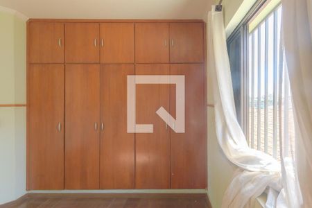 Casa à venda com 270m², 4 quartos e 4 vagas Casa à venda com 270m², 4 quartos e 4 vagasQuarto 3