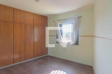 Casa à venda com 270m², 4 quartos e 4 vagas Casa à venda com 270m², 4 quartos e 4 vagasQuarto 3