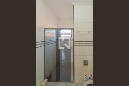 Casa à venda com 270m², 4 quartos e 4 vagas Casa à venda com 270m², 4 quartos e 4 vagasBanheiro