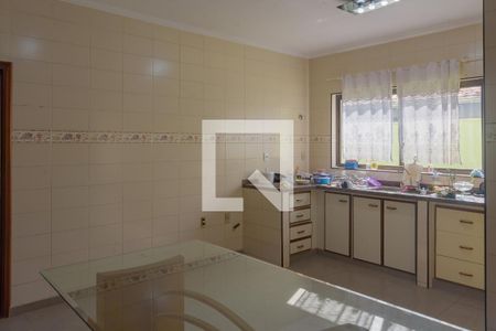 Casa à venda com 270m², 4 quartos e 4 vagas Casa à venda com 270m², 4 quartos e 4 vagasCozinha