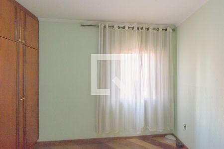 Casa à venda com 270m², 4 quartos e 4 vagas Casa à venda com 270m², 4 quartos e 4 vagasQuarto 2