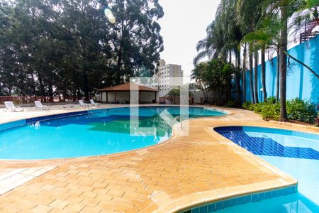 Apartamento para alugar com 281m², 3 quartos e 3 vagas Apartamento para alugar com 281m², 3 quartos e 3 vagasÁrea comum - Piscina