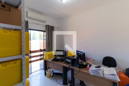 Casa à venda com 202m², 5 quartos e 4 vagas Casa à venda com 202m², 5 quartos e 4 vagasQuarto 01