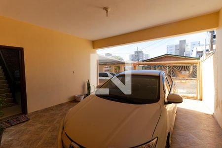 Casa à venda com 202m², 5 quartos e 4 vagas Casa à venda com 202m², 5 quartos e 4 vagasGaragem