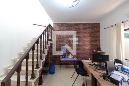 Casa à venda com 202m², 5 quartos e 4 vagas Casa à venda com 202m², 5 quartos e 4 vagasSalas