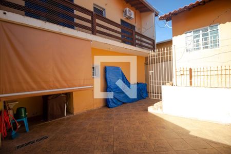 Casa à venda com 202m², 5 quartos e 4 vagas Casa à venda com 202m², 5 quartos e 4 vagasQuitnal
