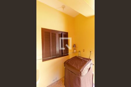 Casa à venda com 202m², 5 quartos e 4 vagas Casa à venda com 202m², 5 quartos e 4 vagasÁrea de Serviço 01